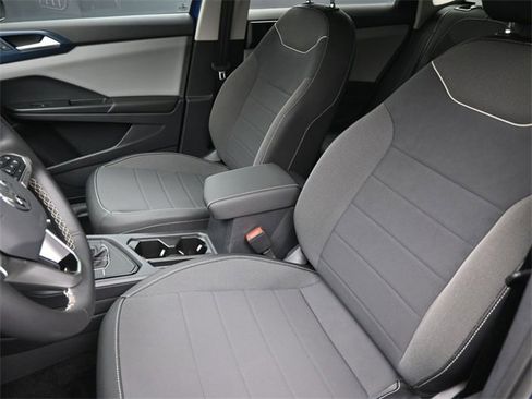 Certified 2023 Volkswagen Taos SE image 19