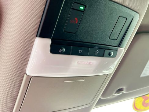 Used 2023 Nissan Rogue SV image 22