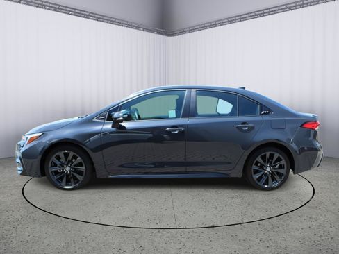Used 2024 Toyota Corolla SE w/ SE Premium Package FWD image 5