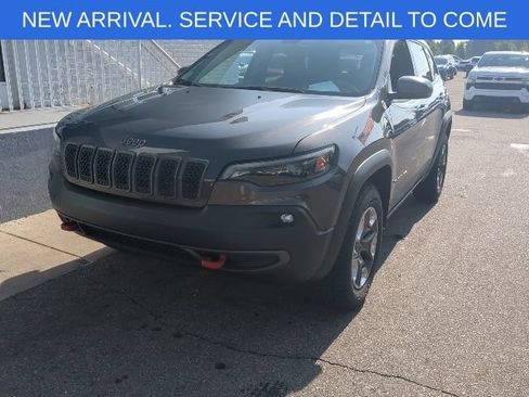 Used 2019 Jeep Cherokee Trailhawk w/ Cold Weather Group AWD/4WD image 1