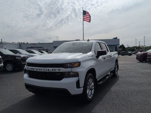 Used 2020 Chevrolet Silverado 1500 Custom w/ Custom Value Package AWD/4WD image 1