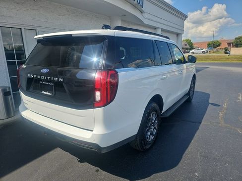 Used 2025 Ford Expedition Active AWD/4WD image 4