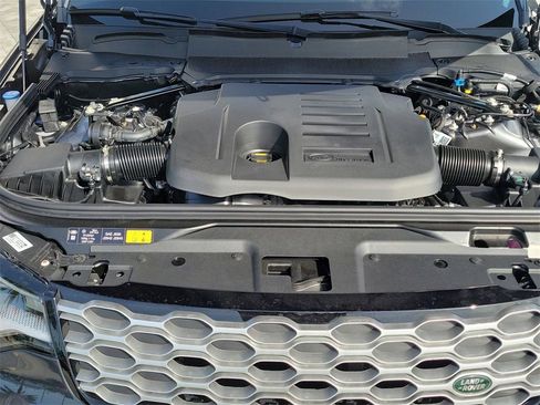 New 2025 Land Rover Discovery Metropolitan Edition image 30