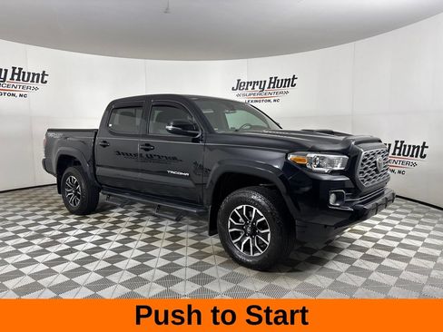 Used 2020 Toyota Tacoma TRD Sport w/ Technology Package AWD/4WD image 4