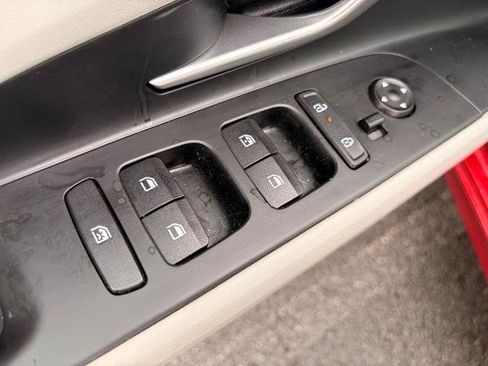 Used 2025 Hyundai Elantra Limited w/ Cargo Package image 8