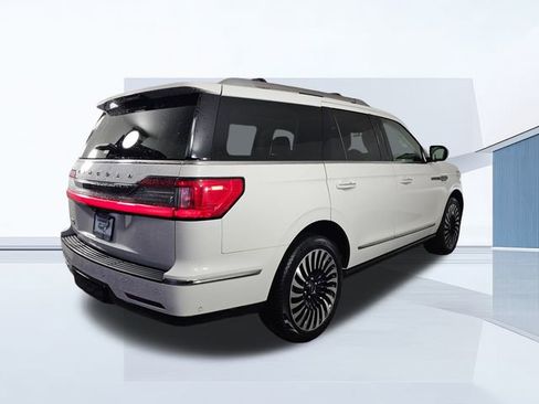 Used 2020 Lincoln Navigator Black Label w/ Cargo Convenience Package image 7