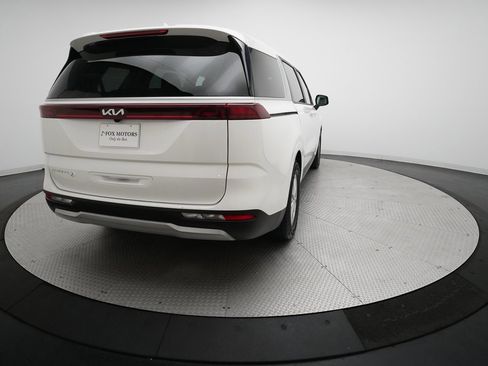 Certified 2024 Kia Carnival LX image 35