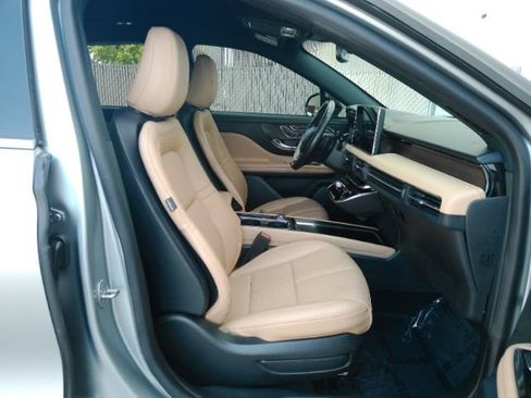 Used 2023 Lincoln Corsair Reserve AWD/4WD image 20