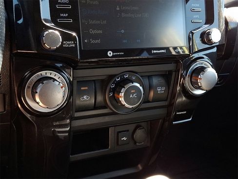 Used 2023 Toyota 4Runner TRD Off-Road Premium image 17