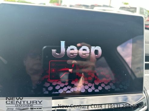 Used 2024 Jeep Compass Latitude AWD/4WD image 26