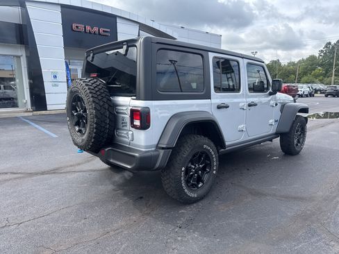 Used 2023 Jeep Wrangler Unlimited w/ Cold Weather Group AWD/4WD image 3