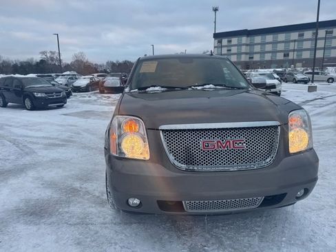 Used 2013 GMC Yukon XL Denali image 10