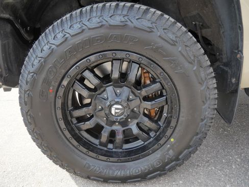 Used 2018 Toyota Tundra SR5 w/ TRD Off Road Package image 15