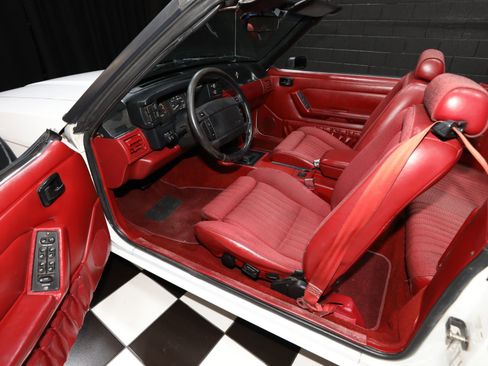 Used 1991 Ford Mustang LX RWD image 3