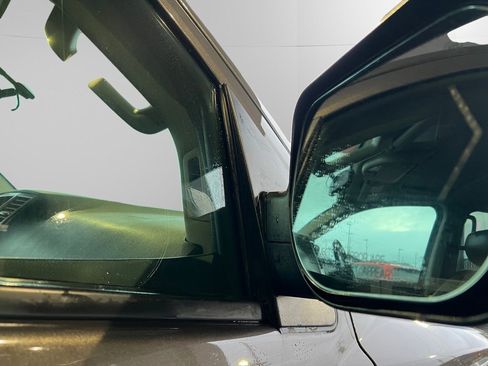 Used 2013 Nissan Armada Platinum image 13