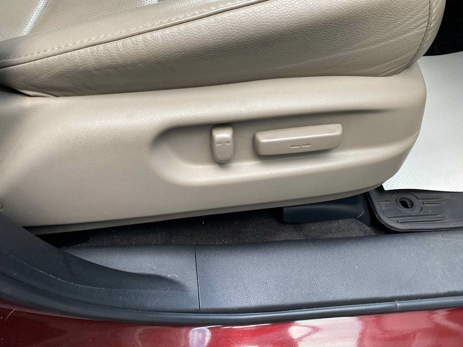 Used 2021 Honda Pilot Elite image 32