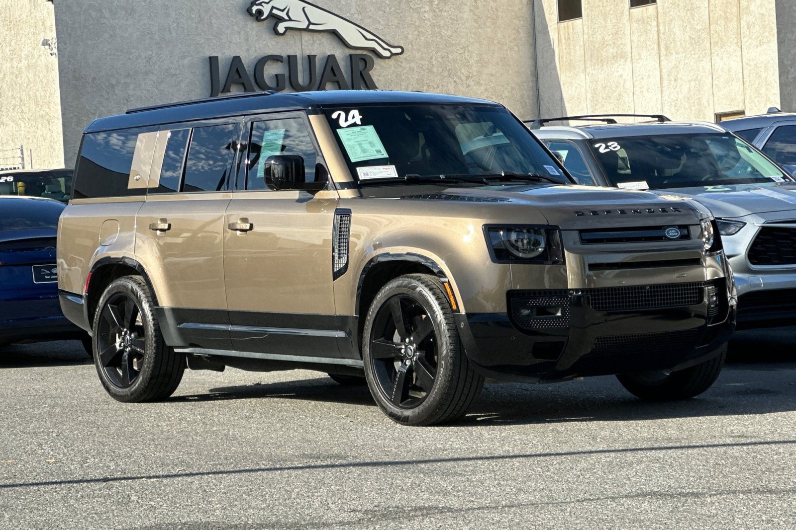 Used 2024 Land Rover Defender 130 X-Dynamic SE AWD/4WD image 8