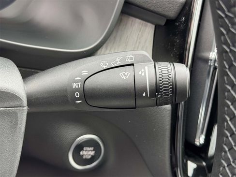 Used 2025 Volvo XC40 B5 Ultra w/ Protection Package Premier image 22