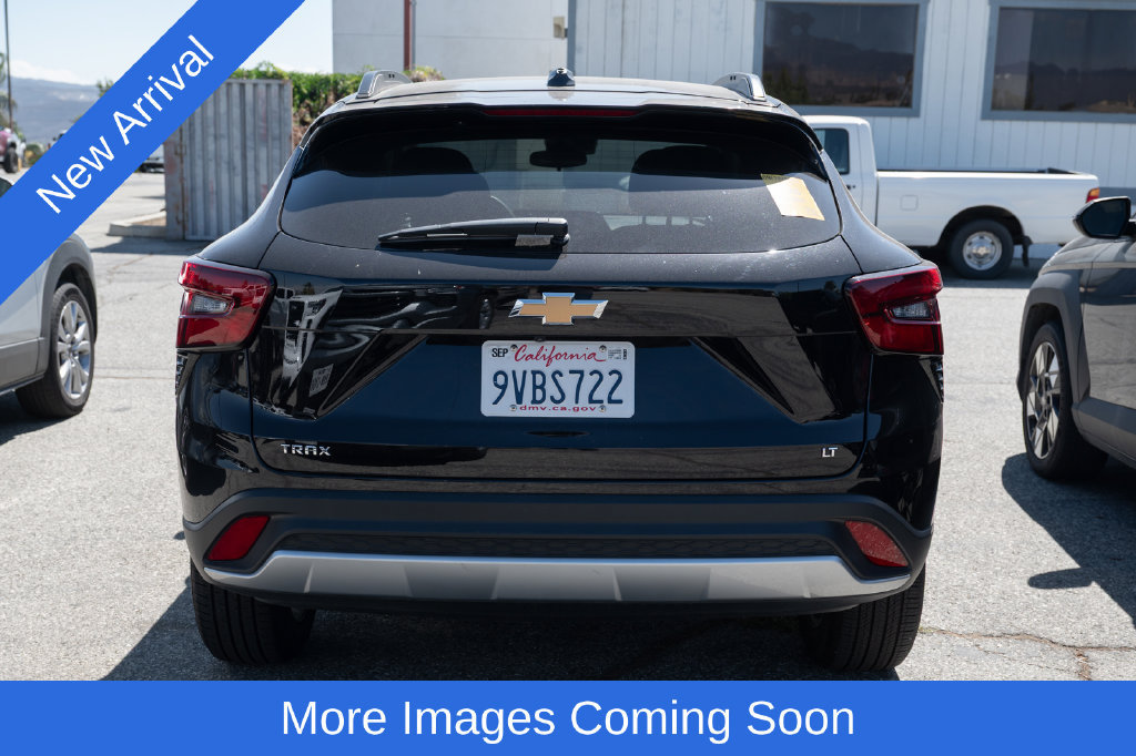 Used 2026 Chevrolet Trax LT FWD image 4