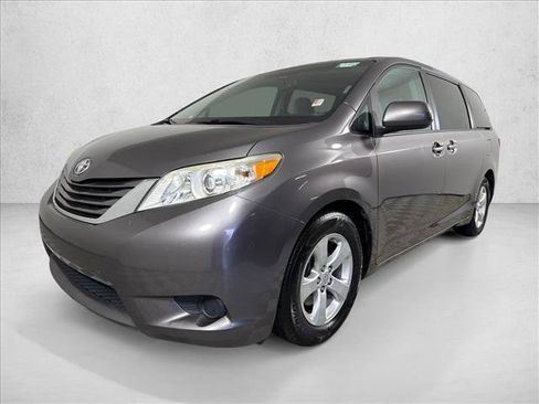 Used 2015 Toyota Sienna LE FWD image 7
