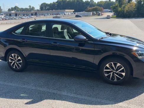 Used 2024 Volkswagen Jetta S image 11