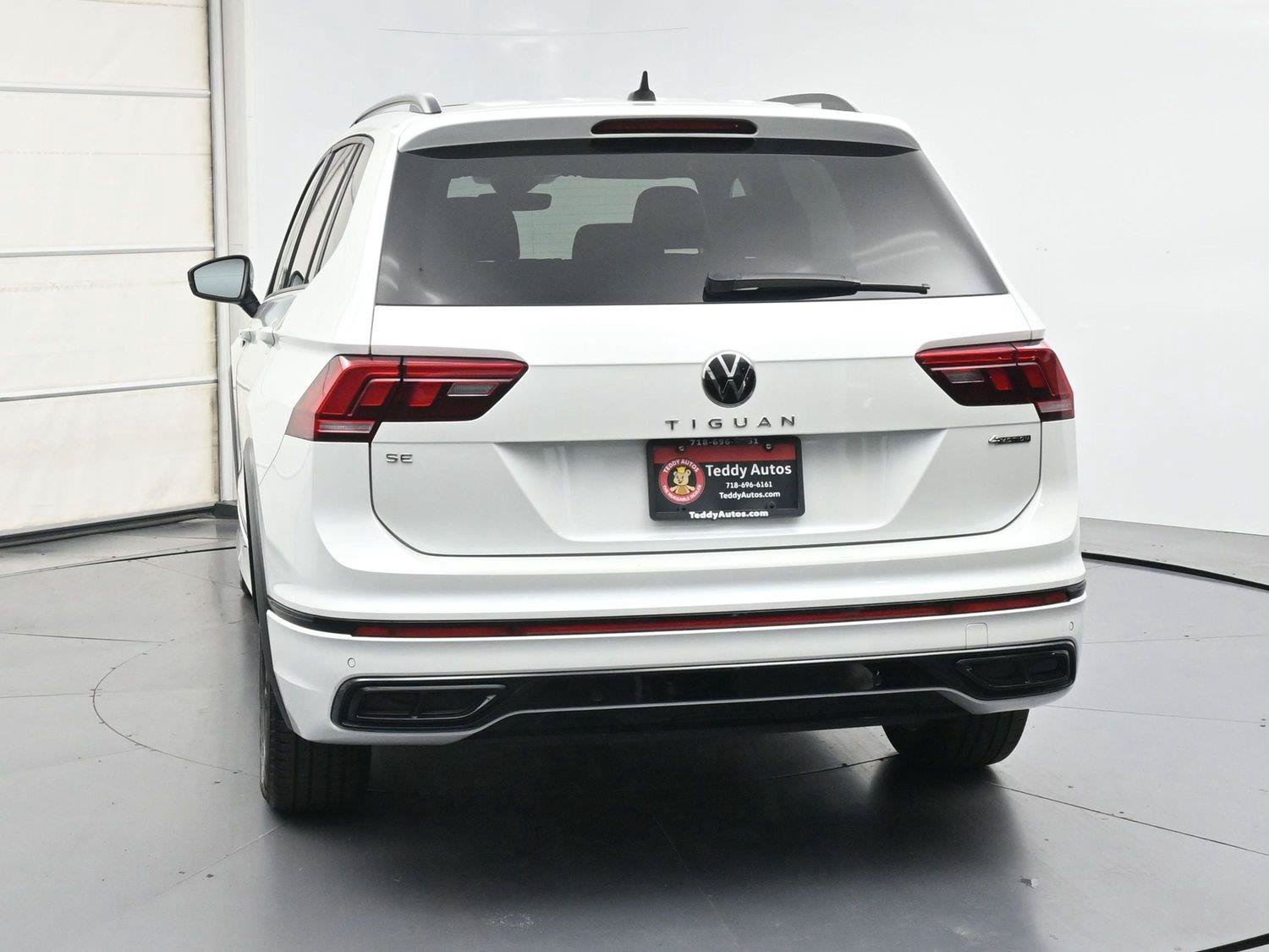 Used 2022 Volkswagen Tiguan SE R-Line AWD/4WD image 24