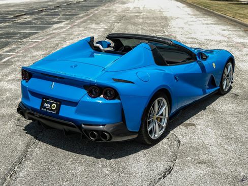 Used 2022 Ferrari 812 GTS RWD image 20