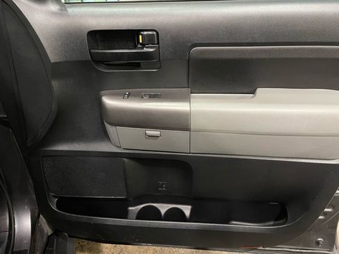 Used 2012 Toyota Tundra 4x4 Double Cab w/ Tow Pkg image 11