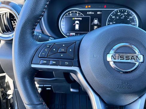 Used 2020 Nissan Kicks SR image 23