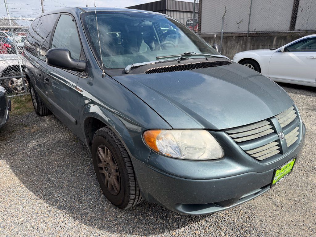 Used 2005 Dodge Grand Caravan SE w/ Popular Equipment Group I FWD image 2