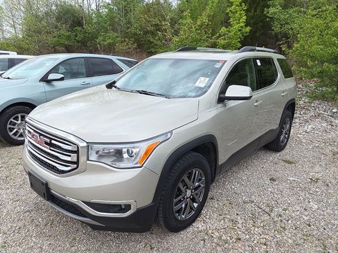 Used 2017 GMC Acadia SLT image 3