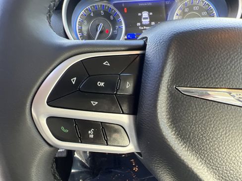 Certified 2023 Chrysler 300 Touring image 17