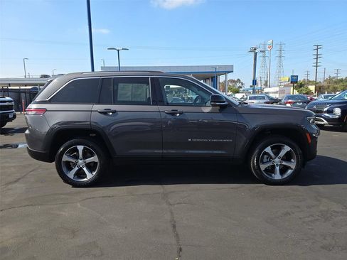 Used 2023 Jeep Grand Cherokee Limited RWD image 28
