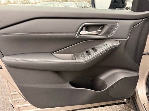 New 2026 Nissan Rogue Platinum w/ Platinum Premium Package image 10