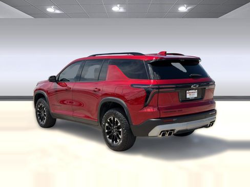 Used 2024 Chevrolet Traverse Z71 w/ Enhanced Driving Package AWD/4WD image 3