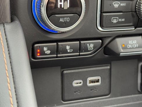 Used 2024 GMC Yukon AT4 w/ AT4 Premium Package image 21