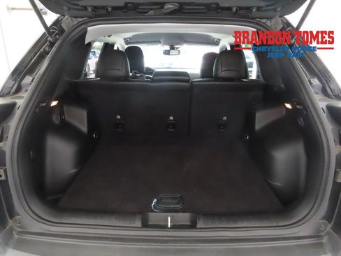 Used 2021 Jeep Cherokee Latitude Plus FWD image 21