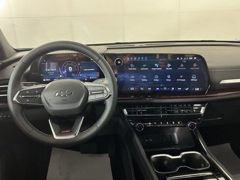 New 2026 Chevrolet Traverse Z71 w/ Driver Confidence Package AWD/4WD image 19
