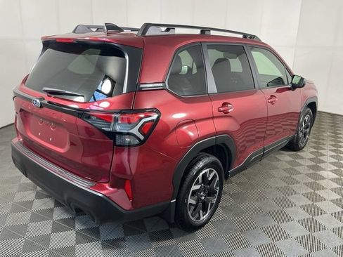 Used 2025 Subaru Forester Premium AWD/4WD image 8