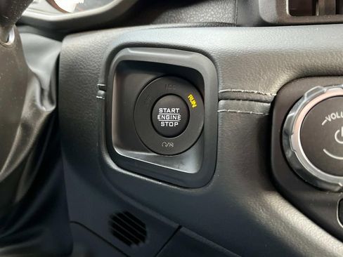 Used 2024 Jeep Wrangler Unlimited Rubicon image 41