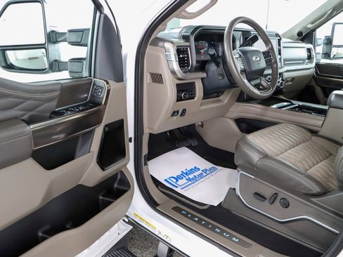 Used 2025 Ford F450 Platinum w/ Platinum Plus Package image 3