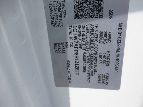 Used 2025 GMC Savana 2500 w/ Driver Convenience Package RWD image 15