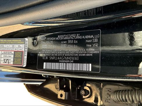 Used 2021 Hyundai Elantra SE FWD image 18