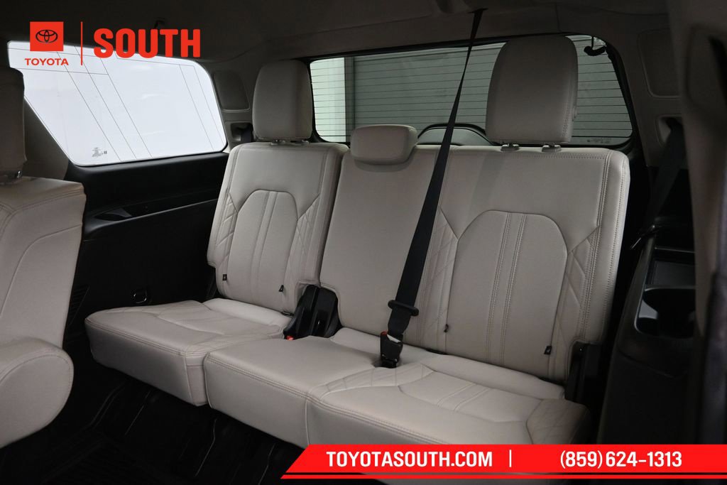 Used 2021 Ford Expedition Platinum AWD/4WD image 29
