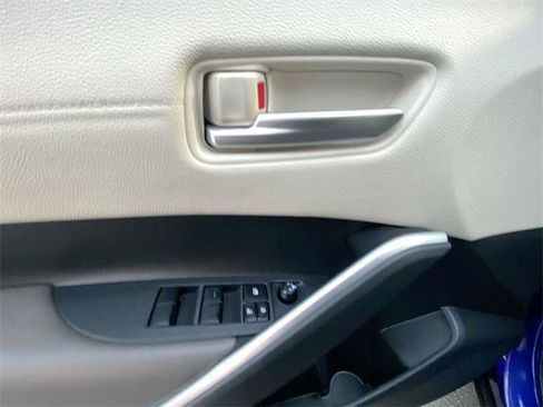 Certified 2023 Toyota Corolla Cross XLE image 13