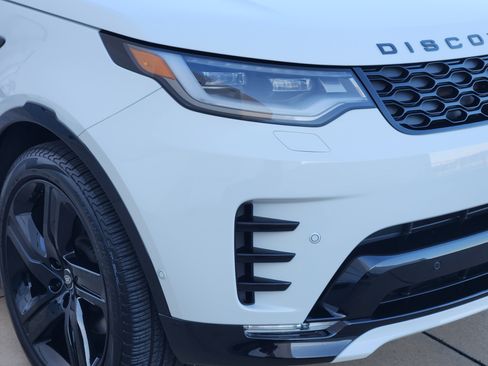 Certified 2025 Land Rover Discovery Dynamic SE image 8