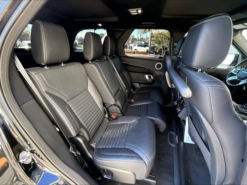 Used 2023 Land Rover Discovery S R-Dynamic image 26