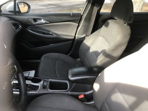 Used 2018 Chevrolet Cruze LT image 20