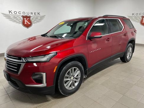 Used 2023 Chevrolet Traverse LT image 3