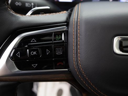 Used 2025 Jeep Grand Cherokee L Summit image 18